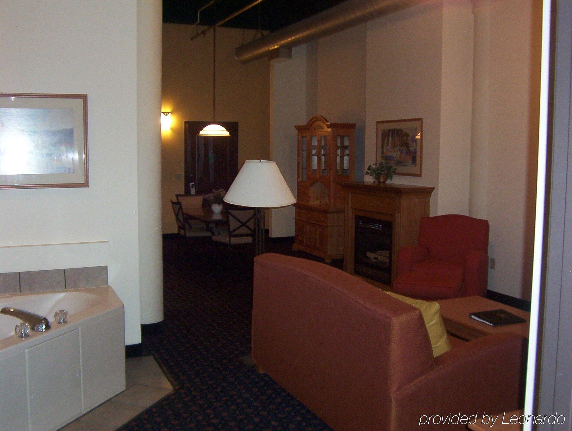 The Suites Hotel At Waterfront Plaza Duluth Zimmer foto