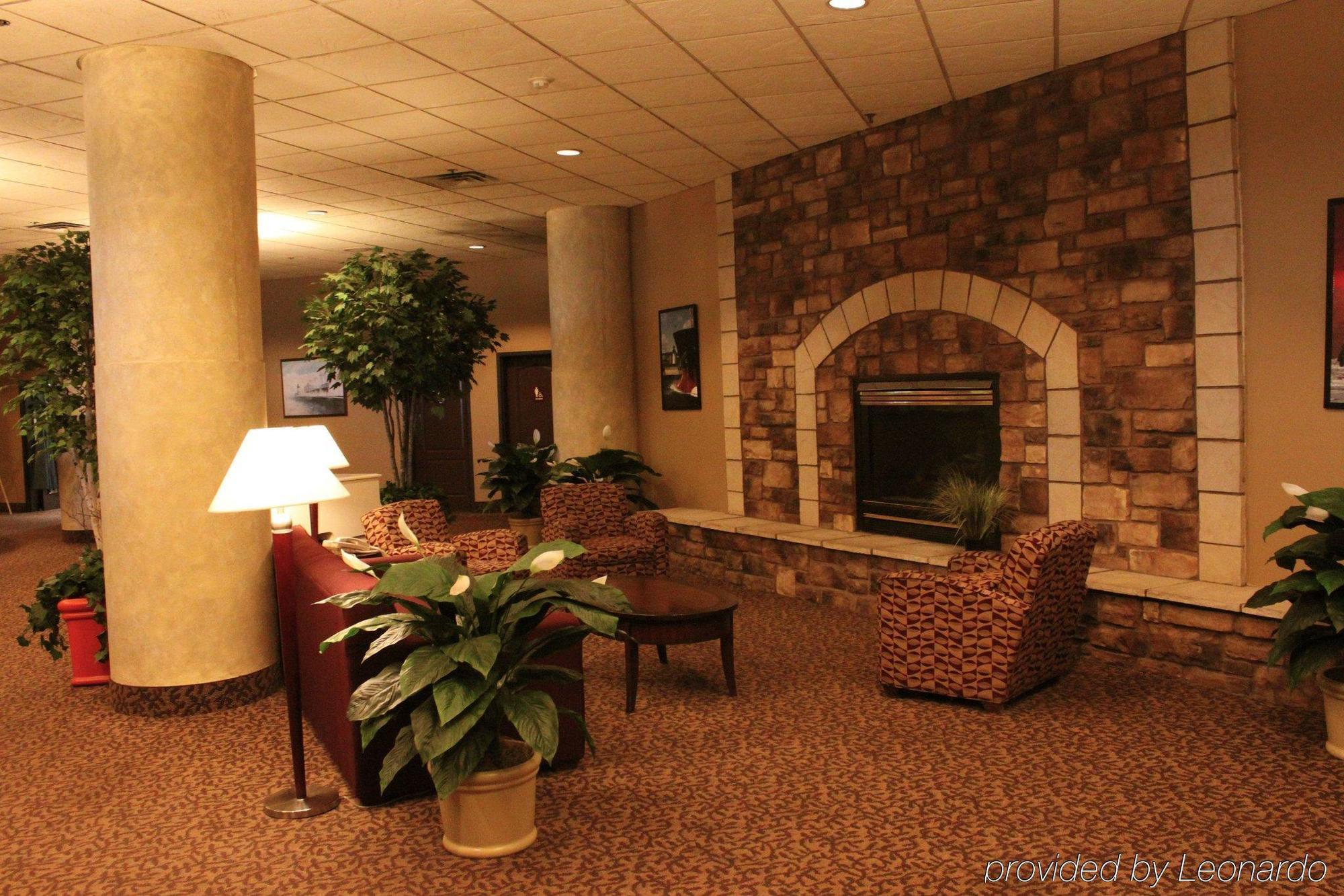The Suites Hotel At Waterfront Plaza Duluth Interior foto